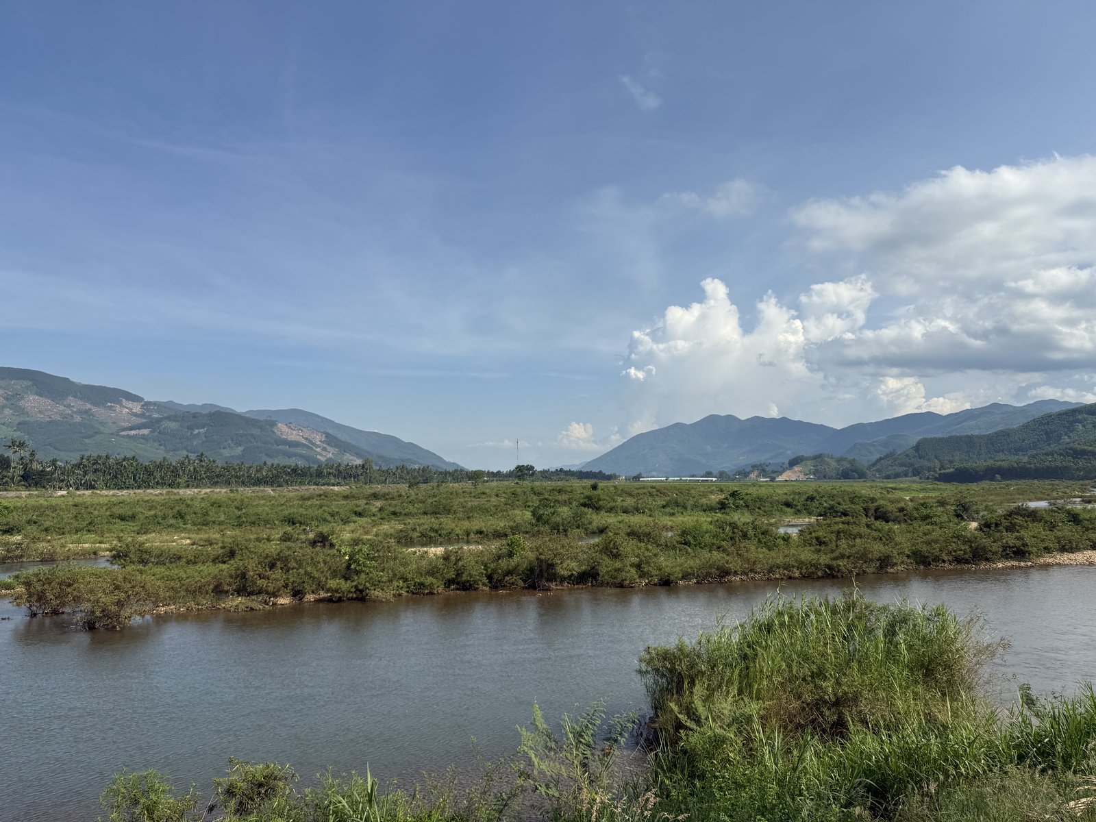 The An Lão River, on the walk home from the housewarming.
